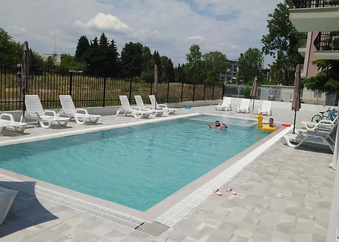 Riverside Vip аpartments 3*