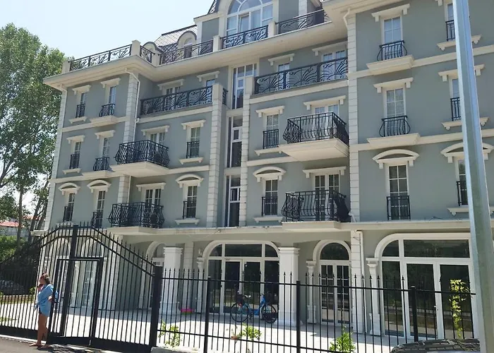 Ξενοδοχείο με διαμερίσματα Riverside Vip аpartments Σάνι Μπιτς