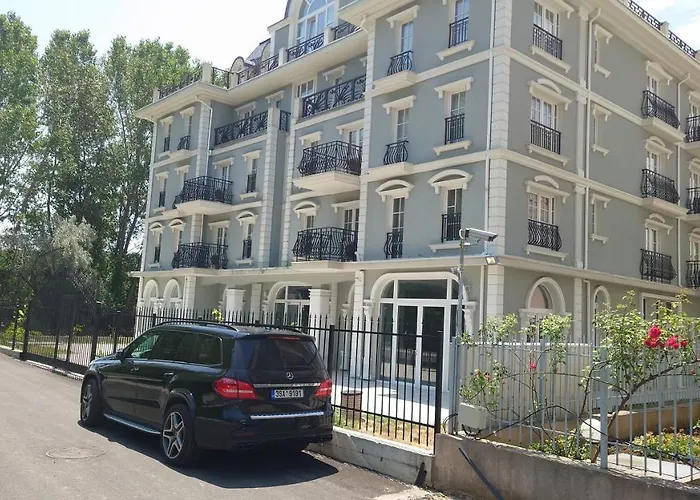 Ξενοδοχείο με διαμερίσματα Riverside Vip аpartments
