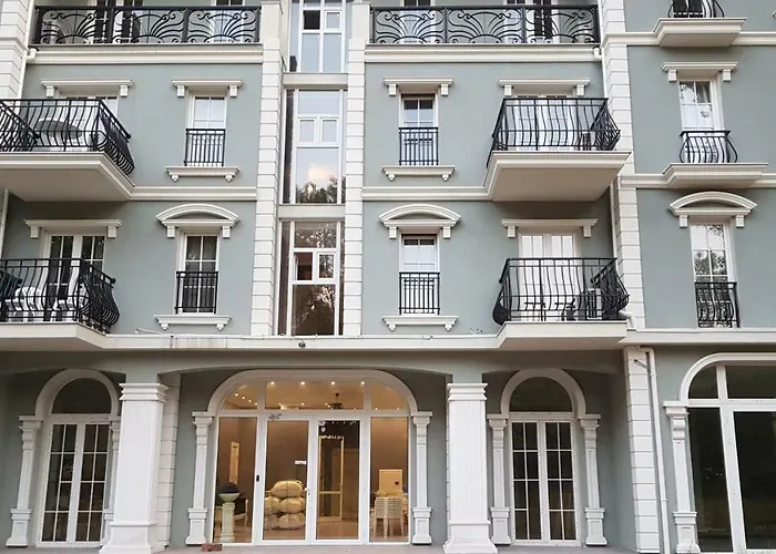 Ξενοδοχείο με διαμερίσματα Riverside Vip аpartments 3*