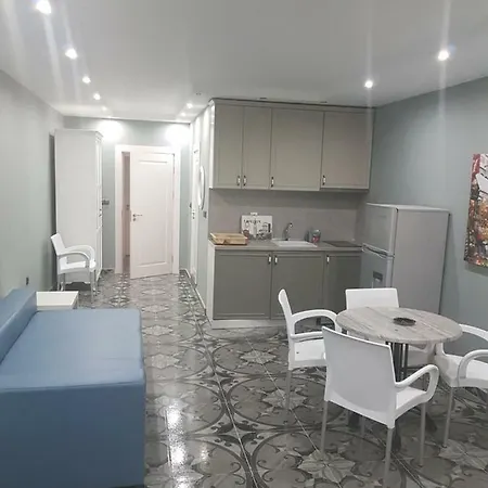 Riverside Vip аpartments 阳光海滩